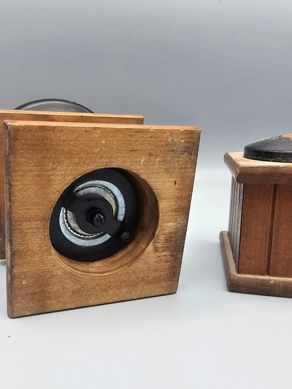 Vintage Manual Pepper Grinder Set with Wooden Base and Metal Components
